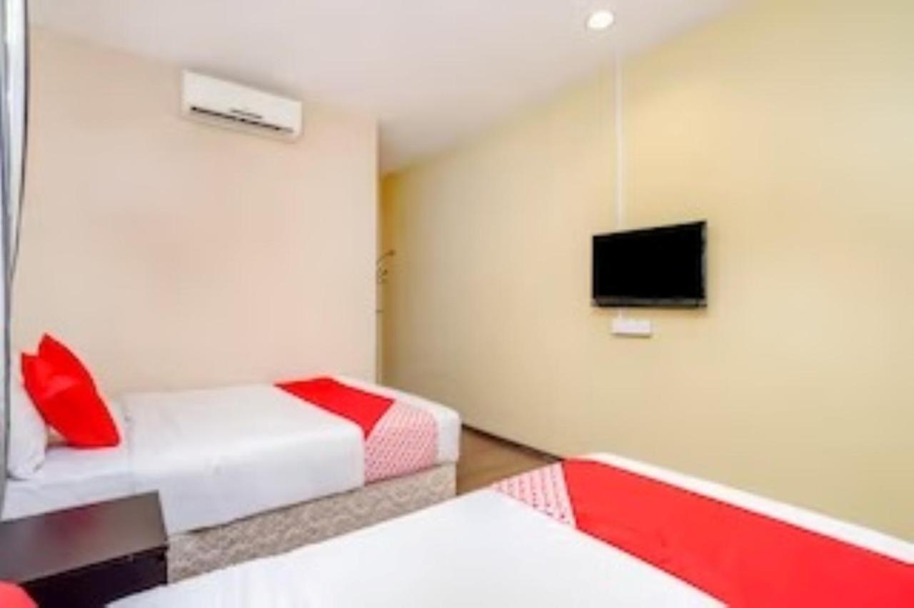 ג'והור בהרו D'Pinetrees Hotel מראה חיצוני תמונה