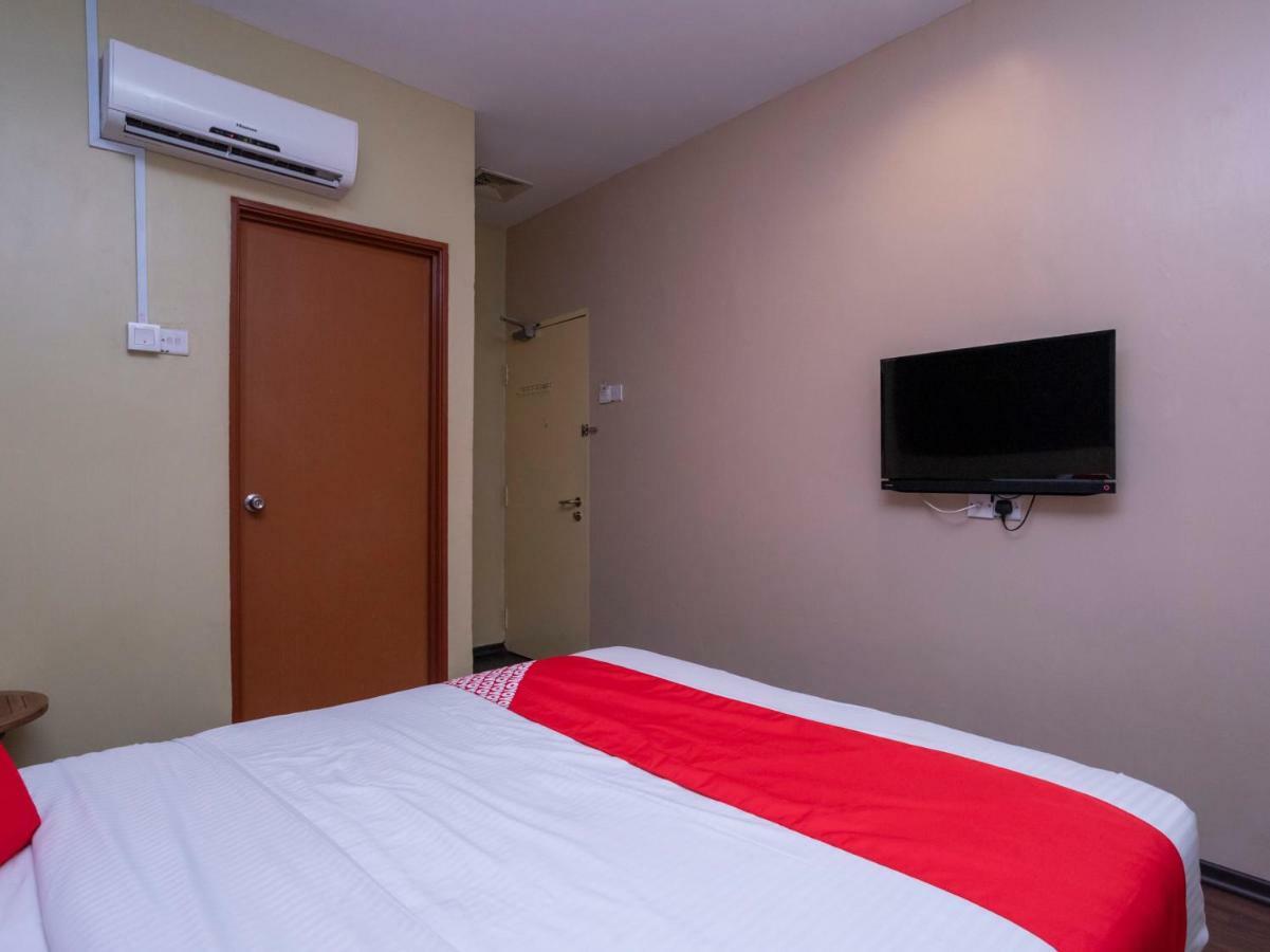 ג'והור בהרו D'Pinetrees Hotel מראה חיצוני תמונה