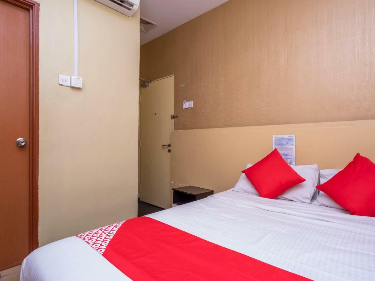 ג'והור בהרו D'Pinetrees Hotel מראה חיצוני תמונה