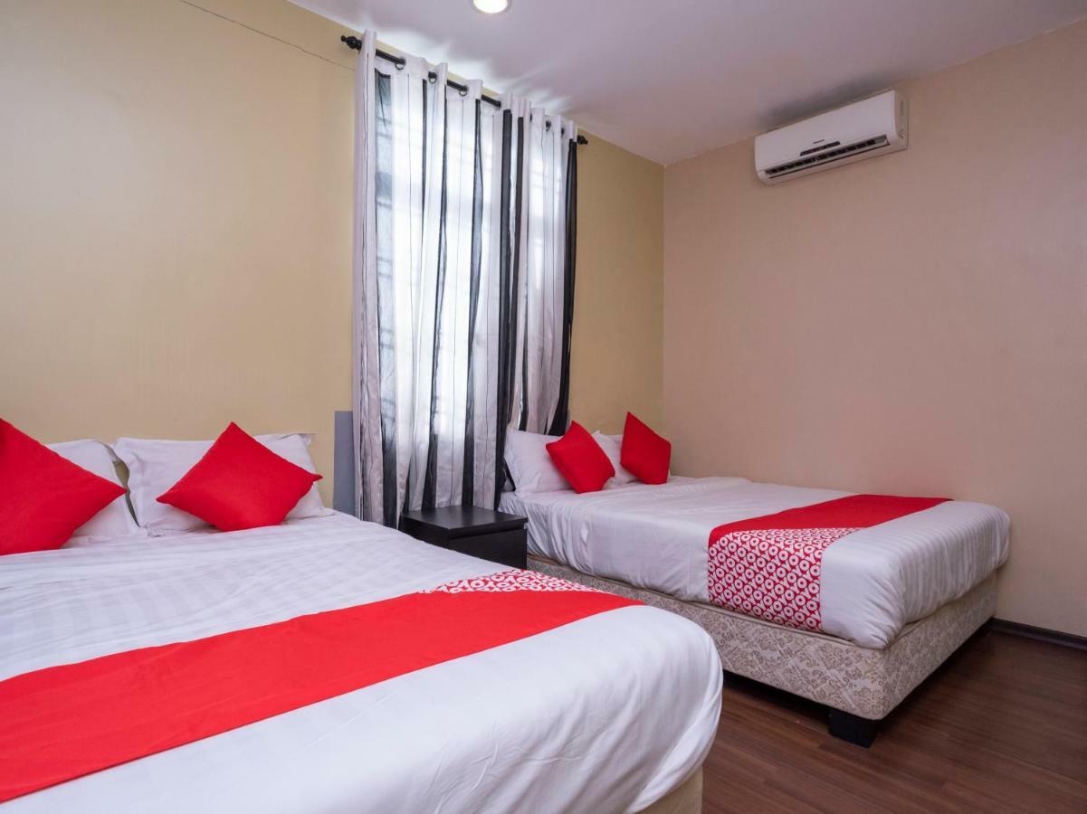 ג'והור בהרו D'Pinetrees Hotel מראה חיצוני תמונה